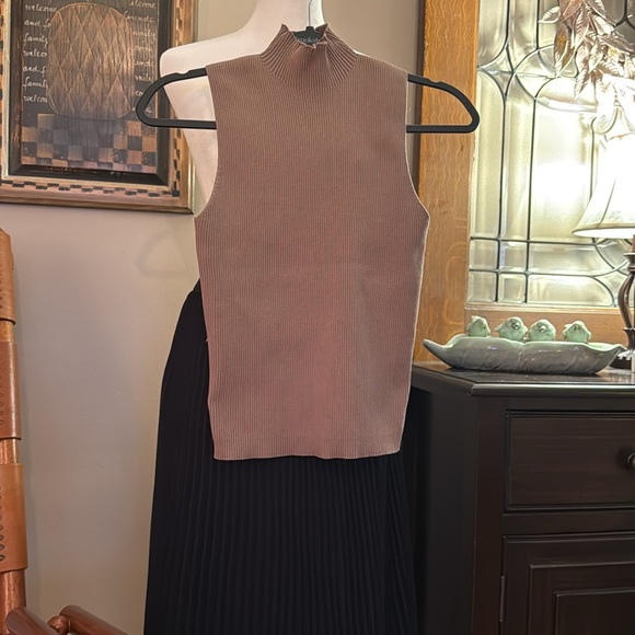 Light brown blouse. - Picture 2 of 3